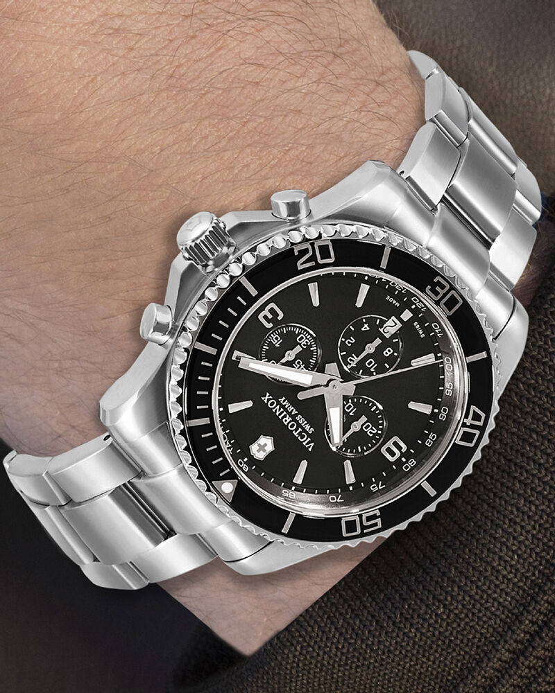 アメンボ Buy Victorinox Men Maverick Round Black Watch 241695 at Helios