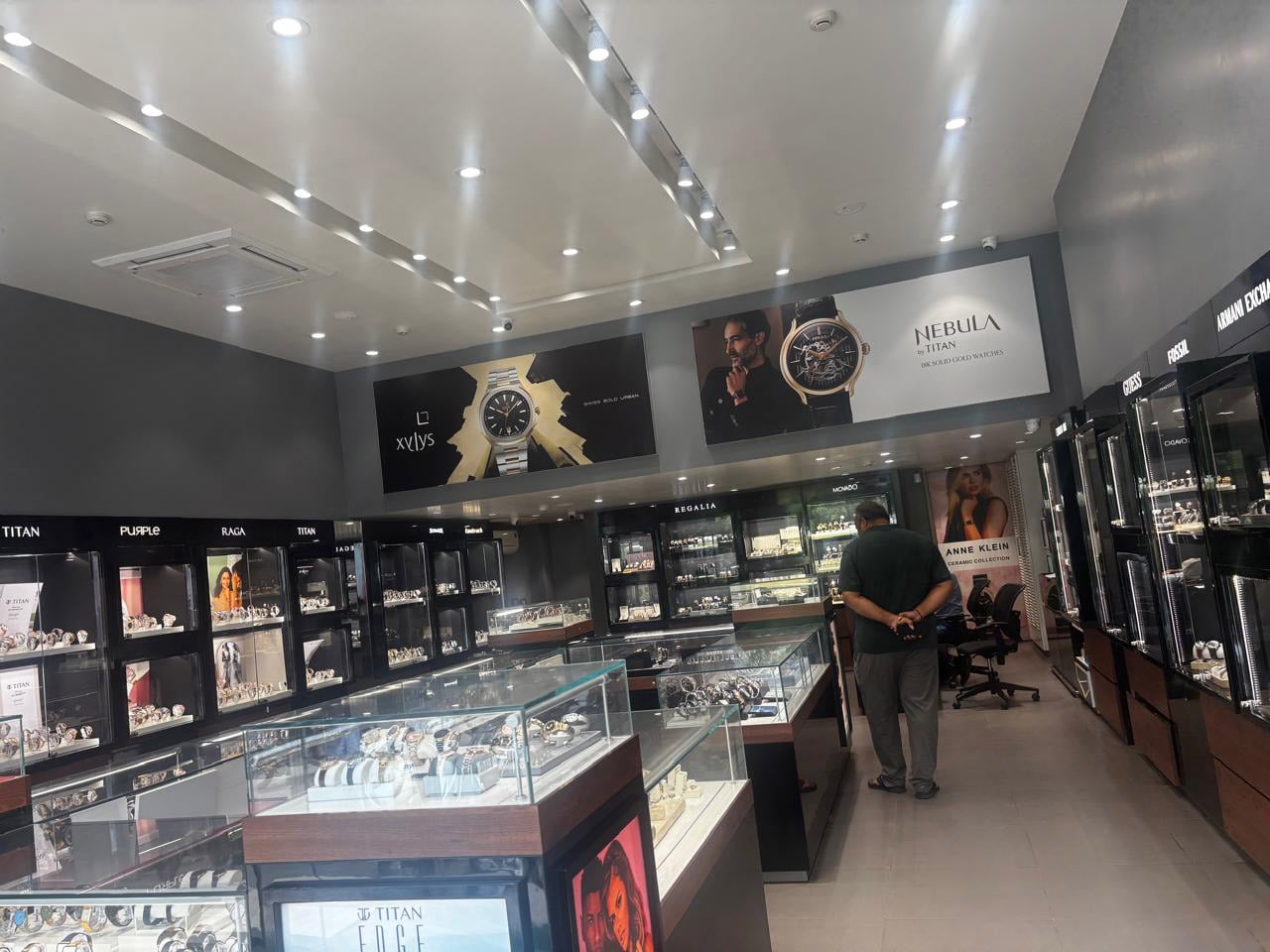 Store Image