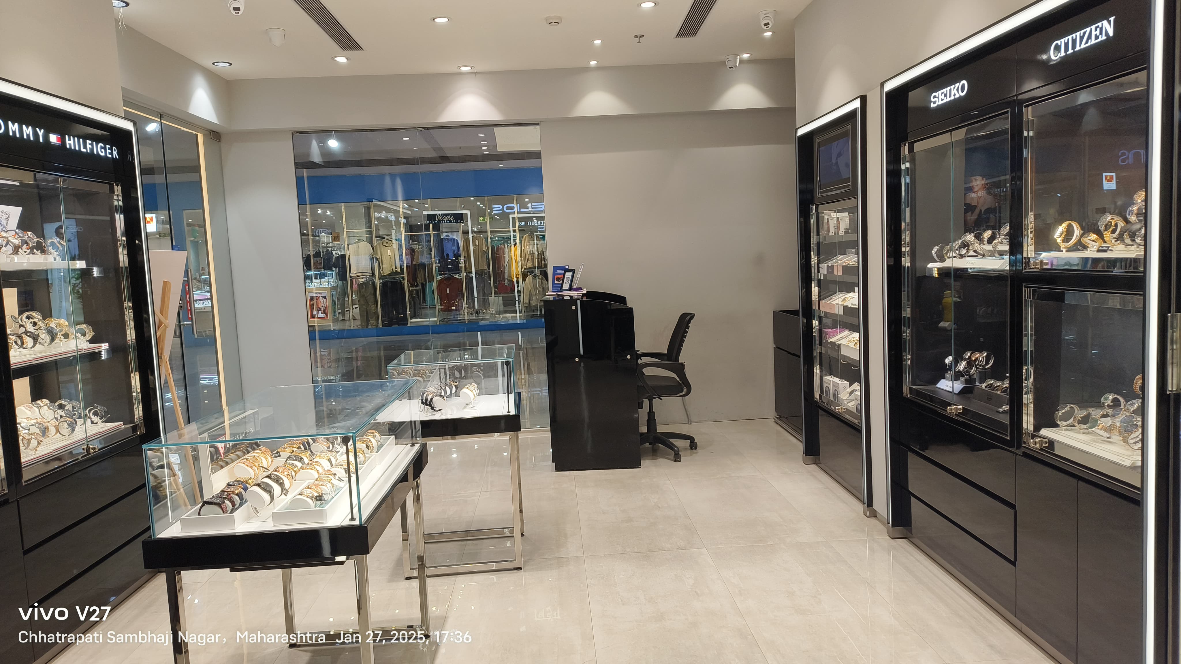 Store Image