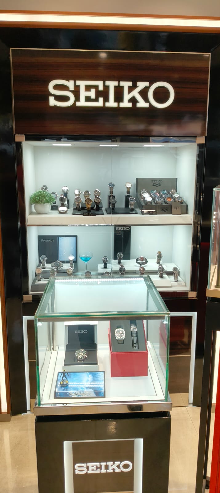 Store Image