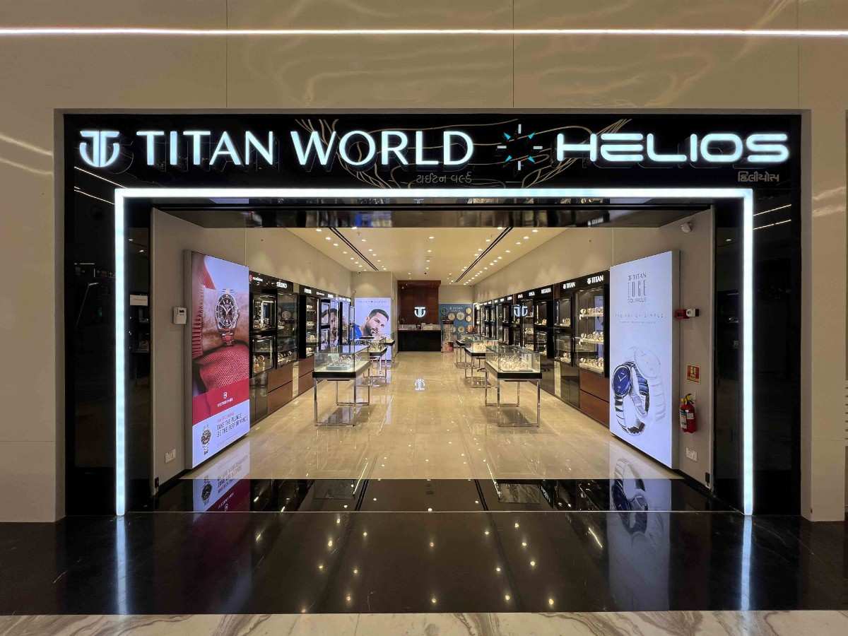 Helios store Banner