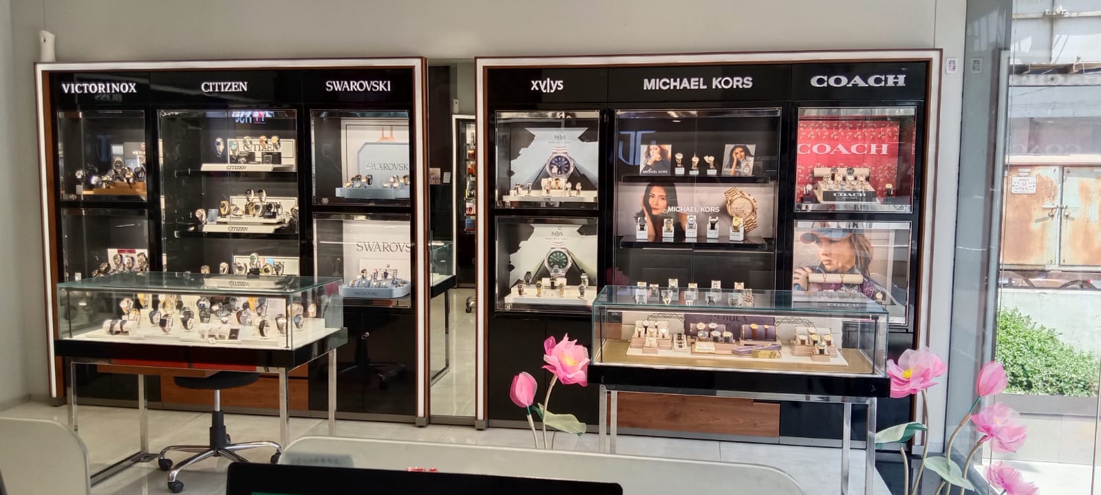 Store Image