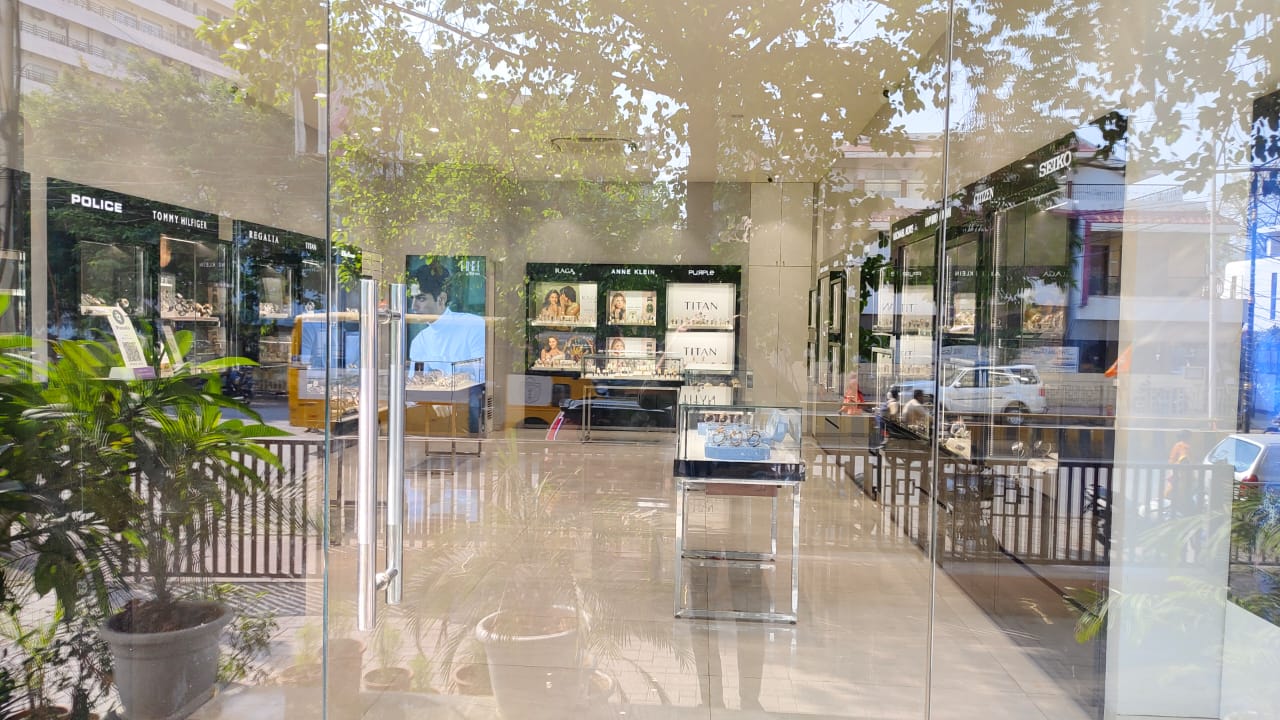 Store Image