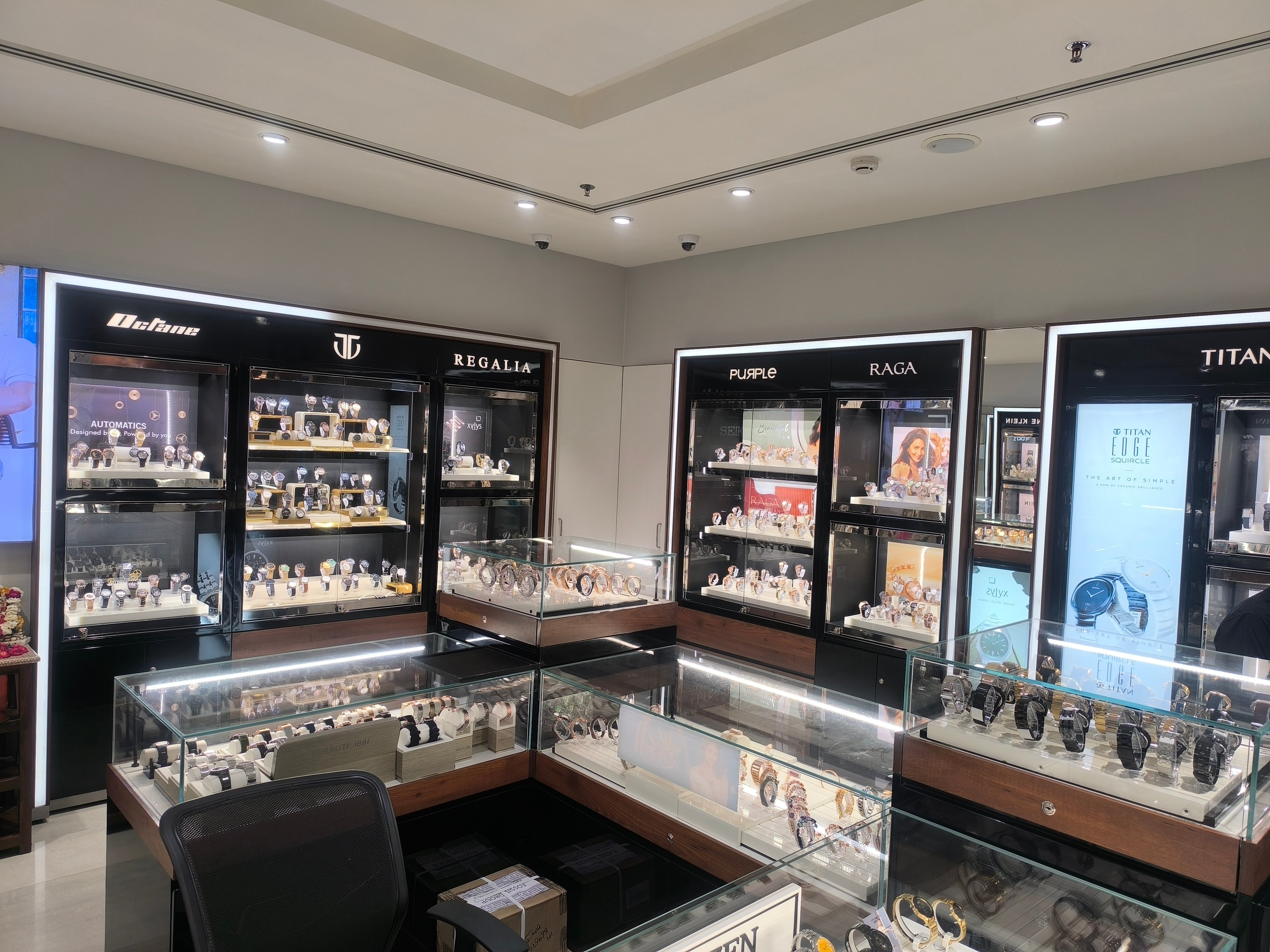 Store Image