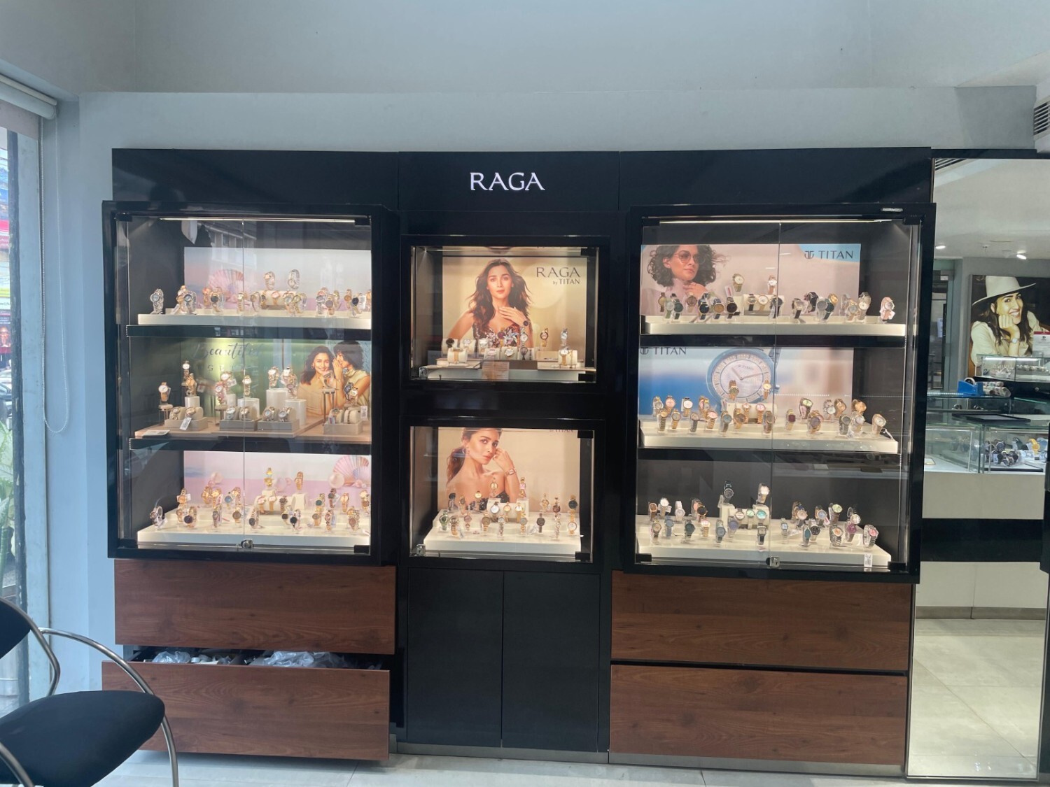 Store Image