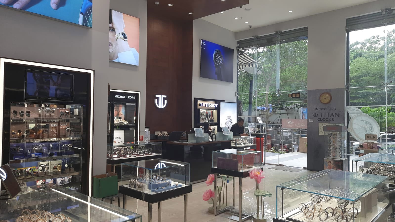 Store Image