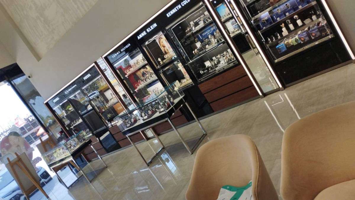 Store Image