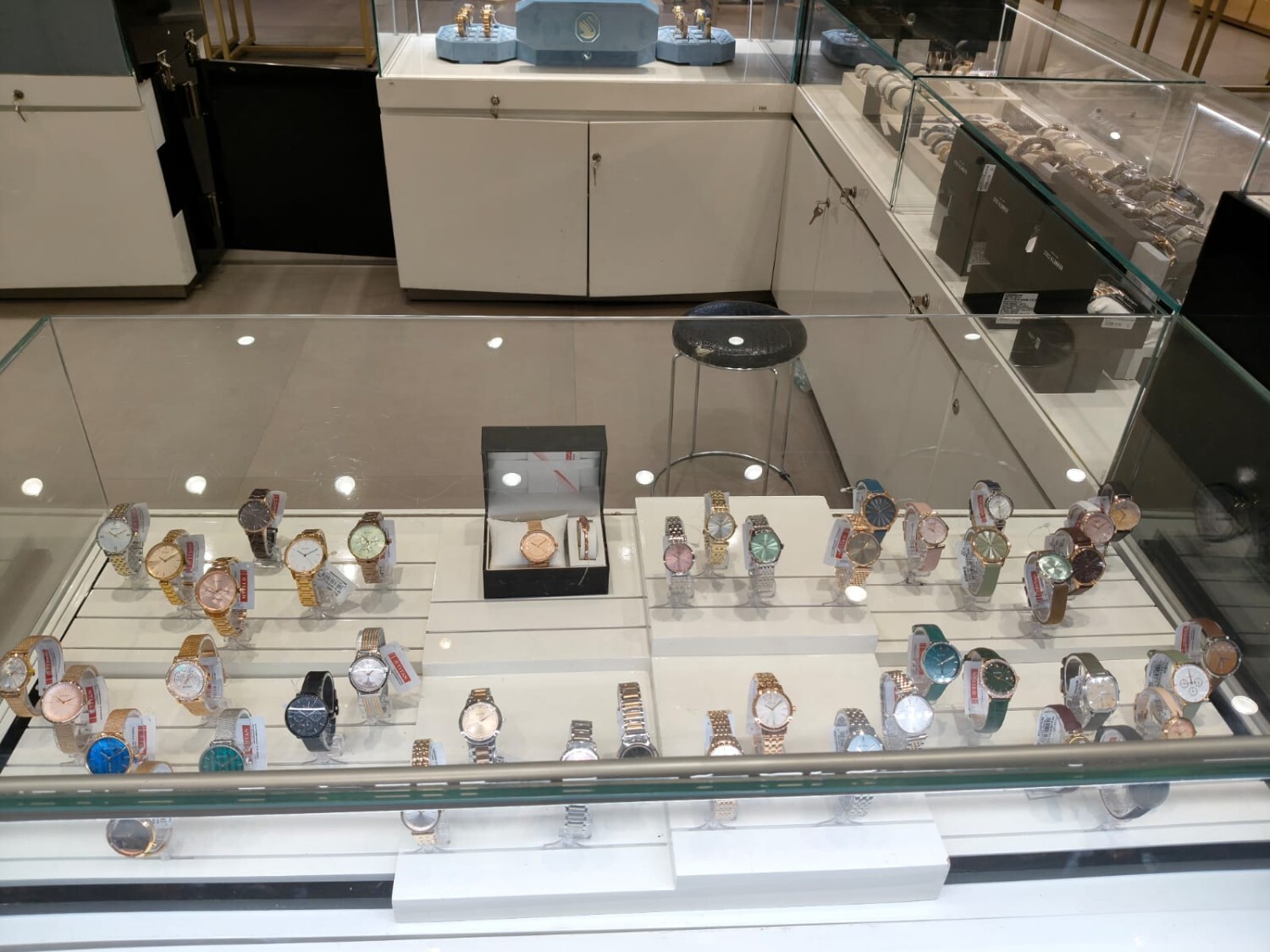 Store Image