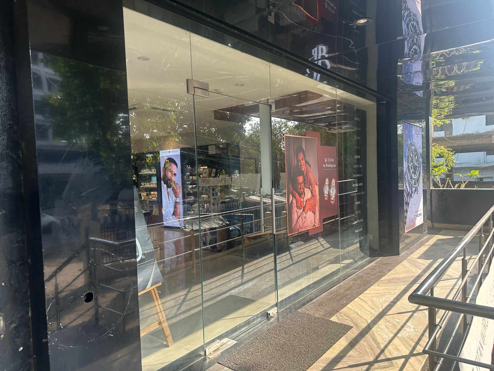 Store Image