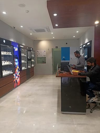 Store Image