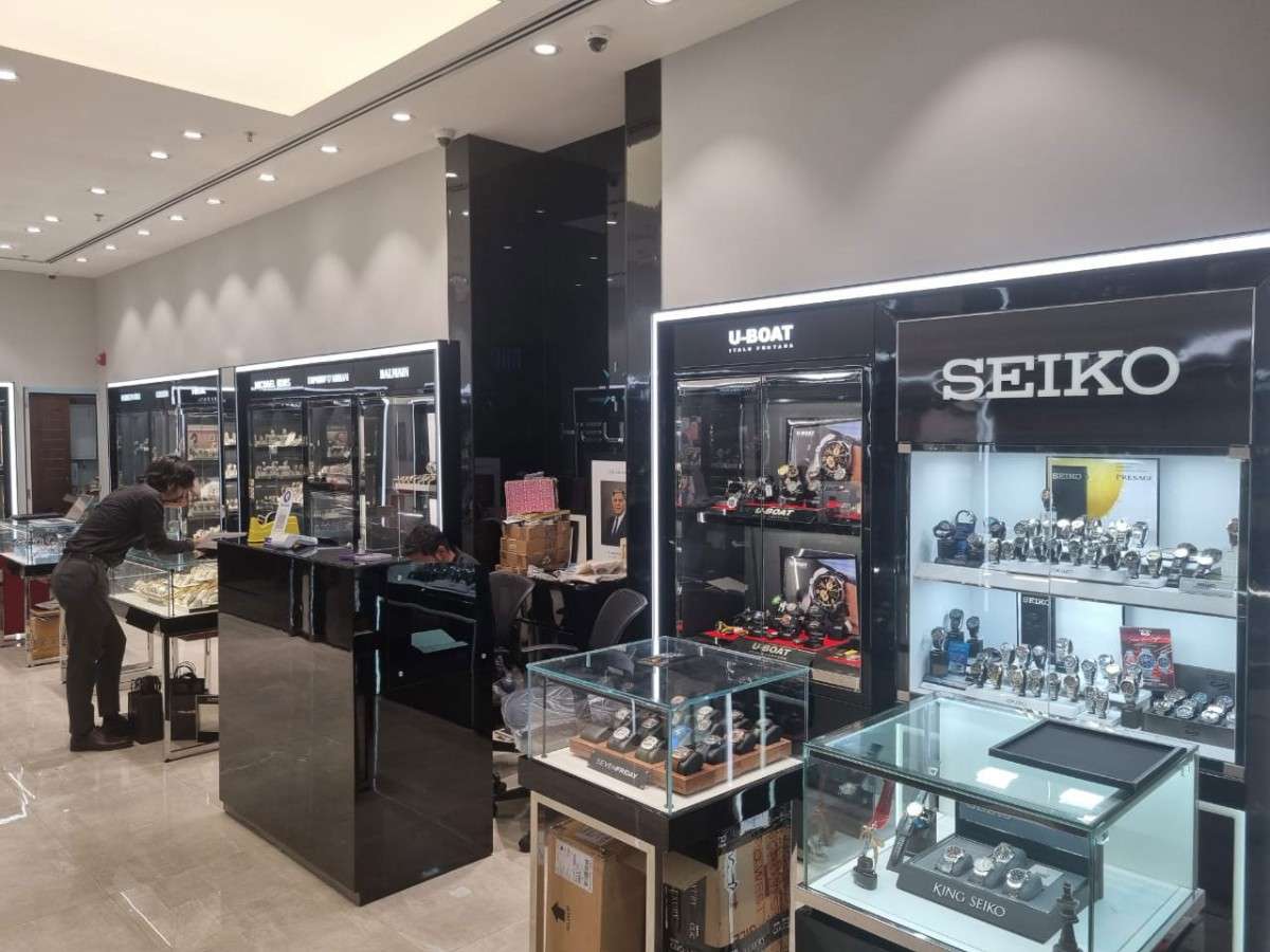 Store Image