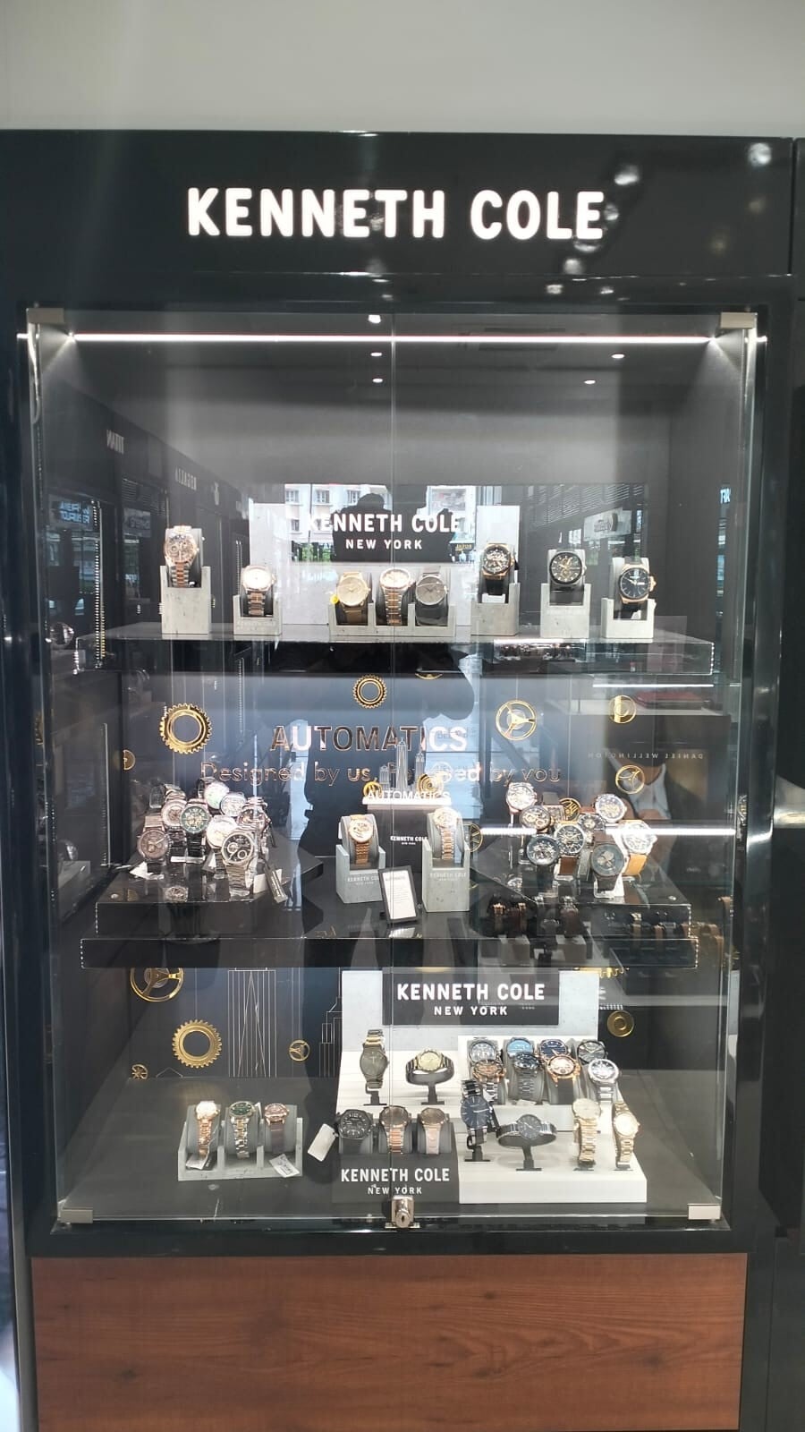 Store Image