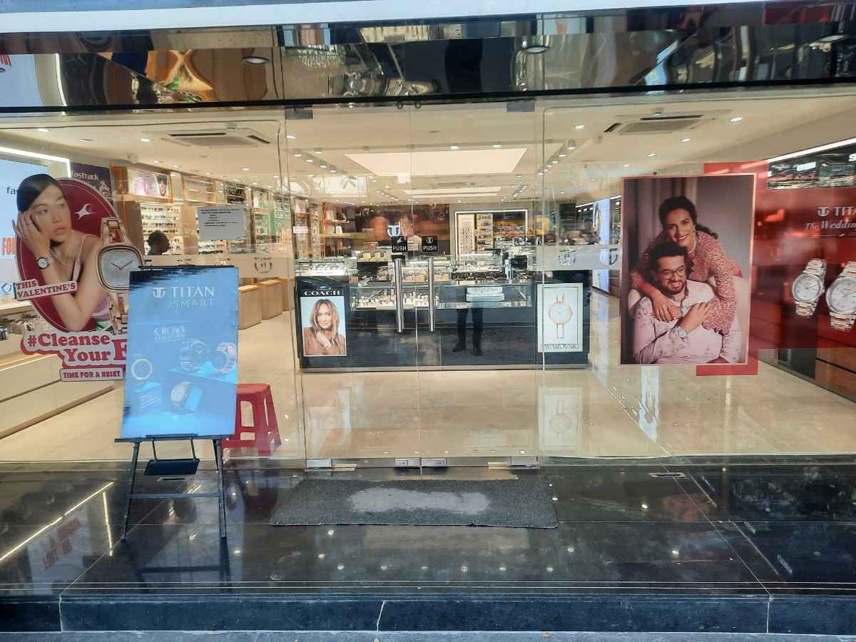 Store Image