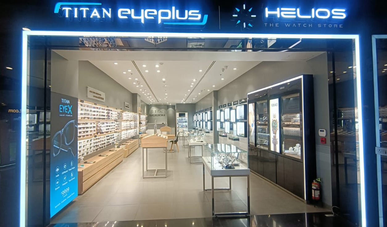 Helios store Banner