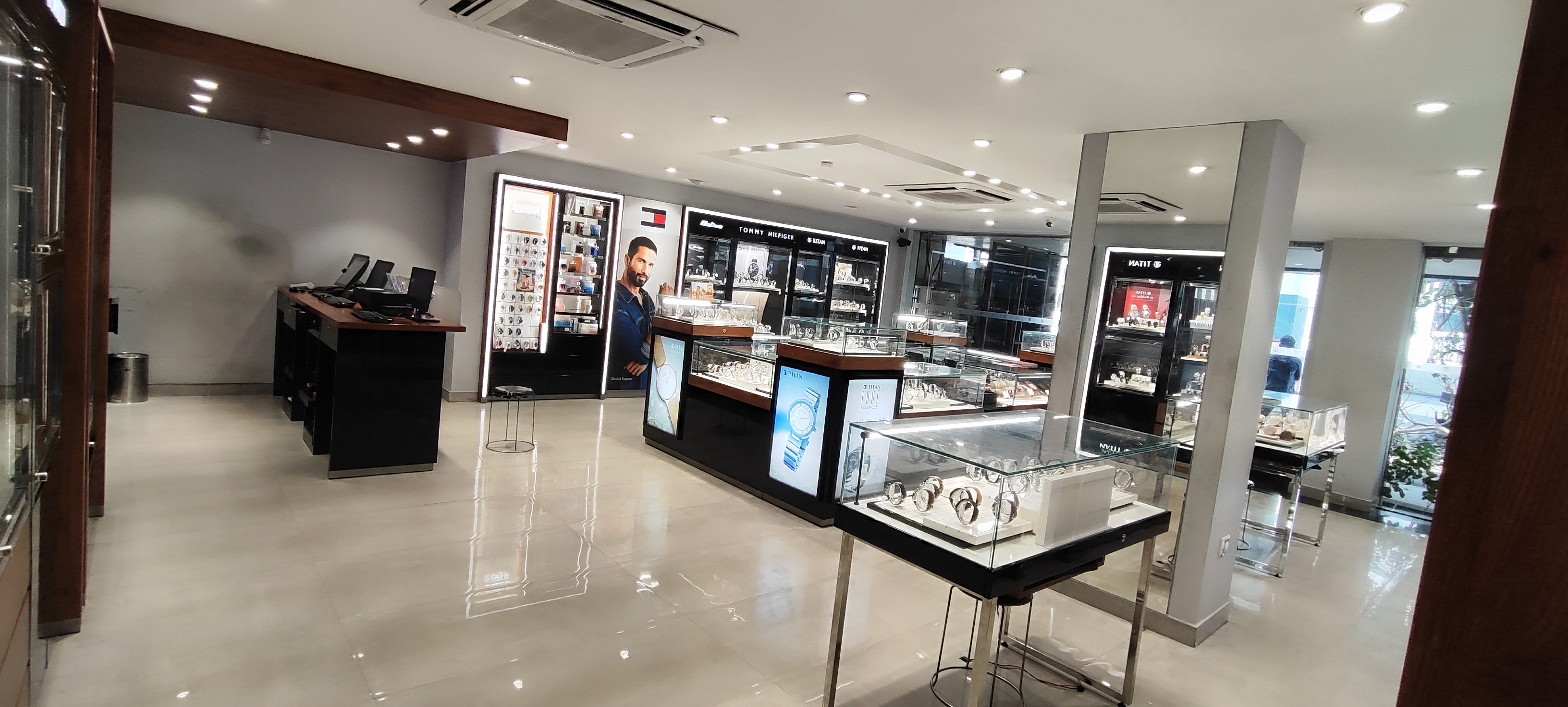 Store Image